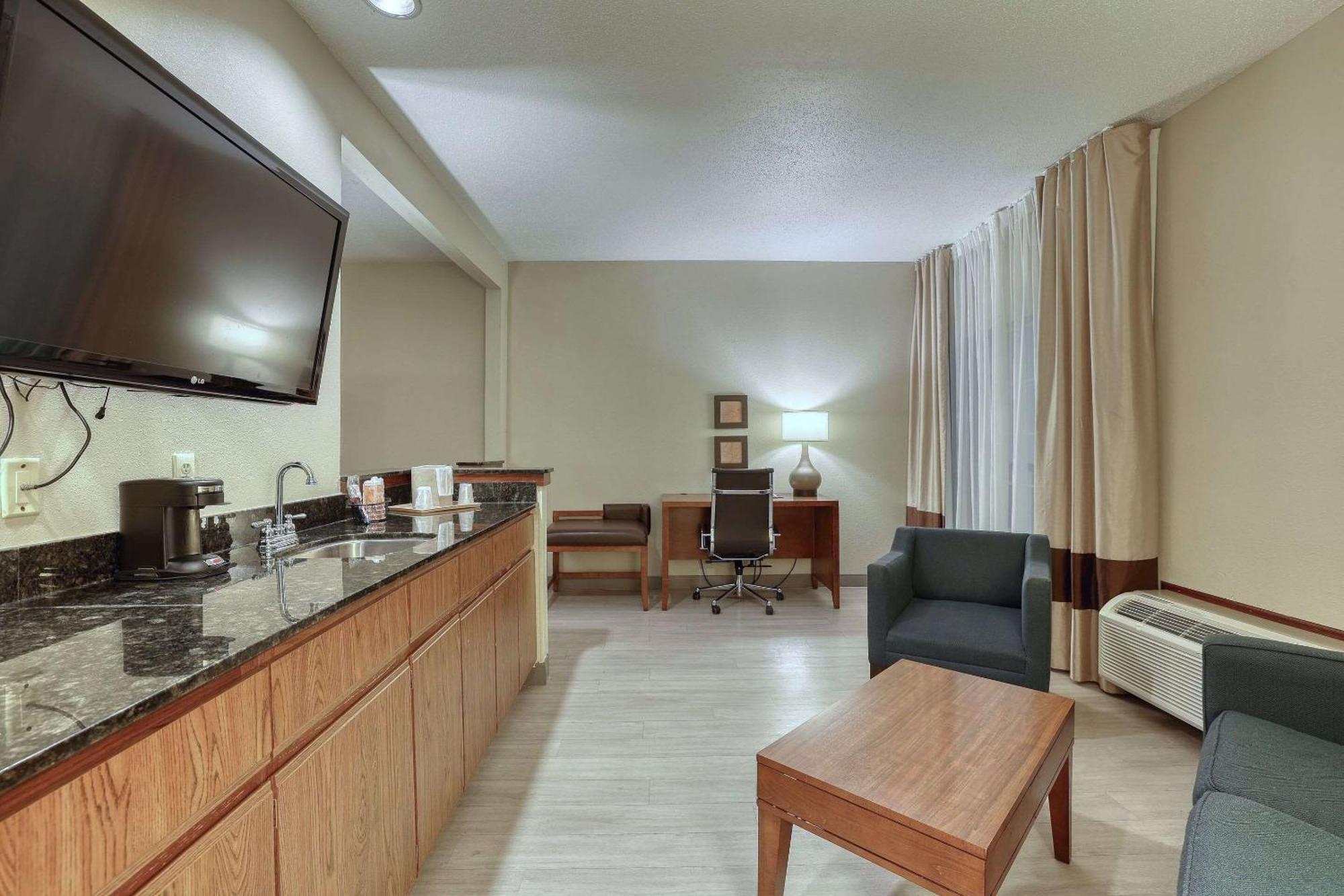 Comfort Suites Appleton Airport Dış mekan fotoğraf