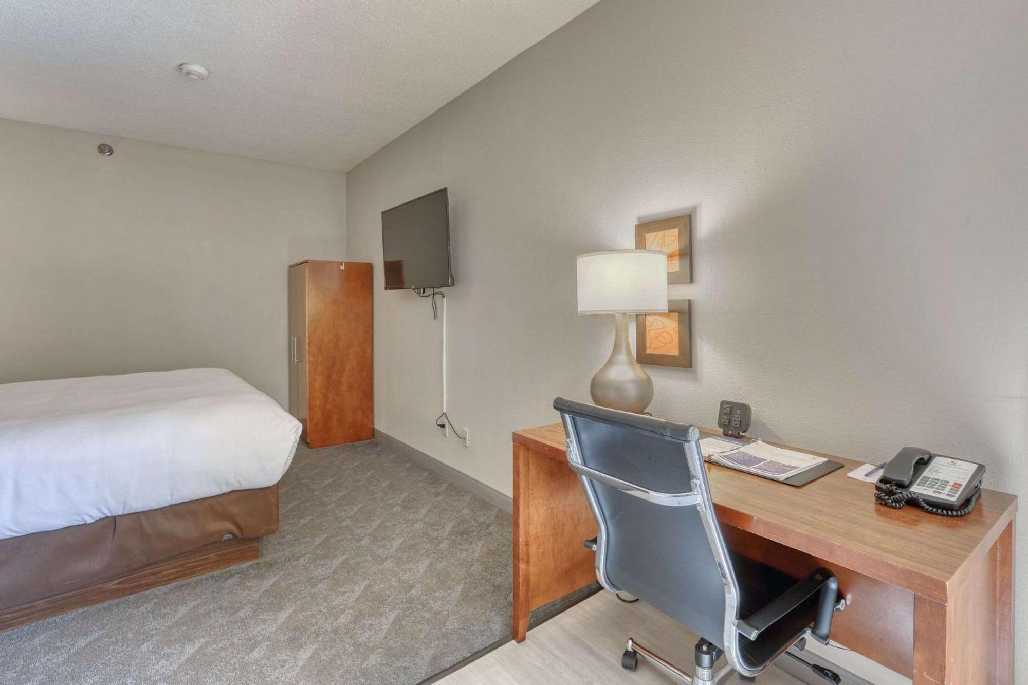 Comfort Suites Appleton Airport Dış mekan fotoğraf